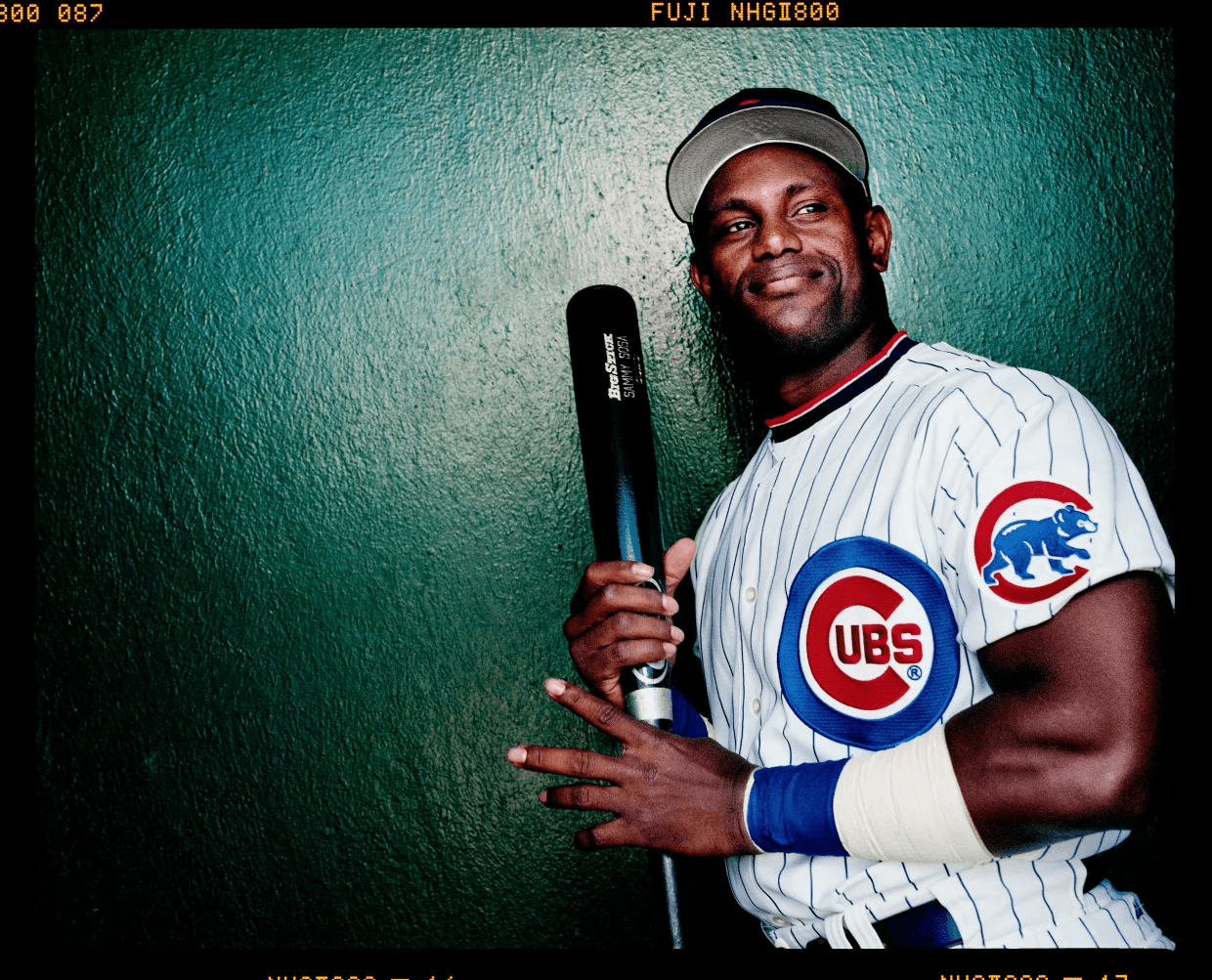Sosa wearing a Chicago Cubs uniform in 2002.